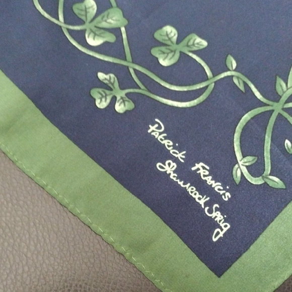 Shamrock Scarf - Picture 2 of 6